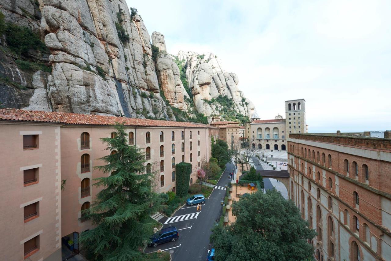 Apartamentos Montserrat Abat Marcet Dış mekan fotoğraf