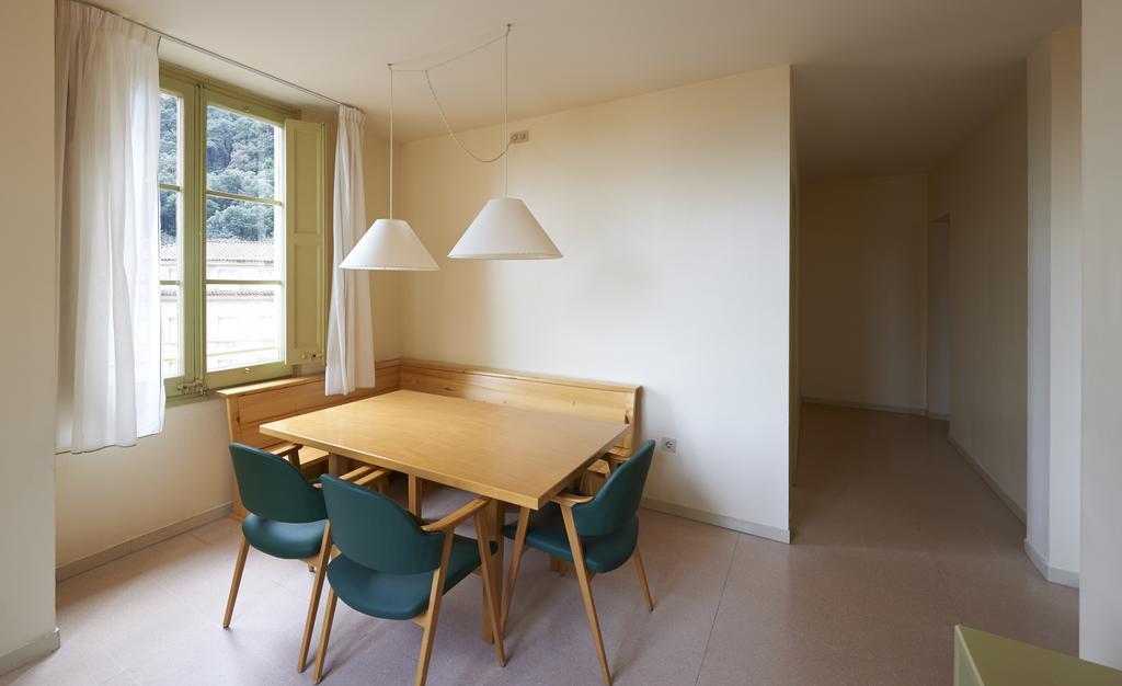 Apartamentos Montserrat Abat Marcet Oda fotoğraf