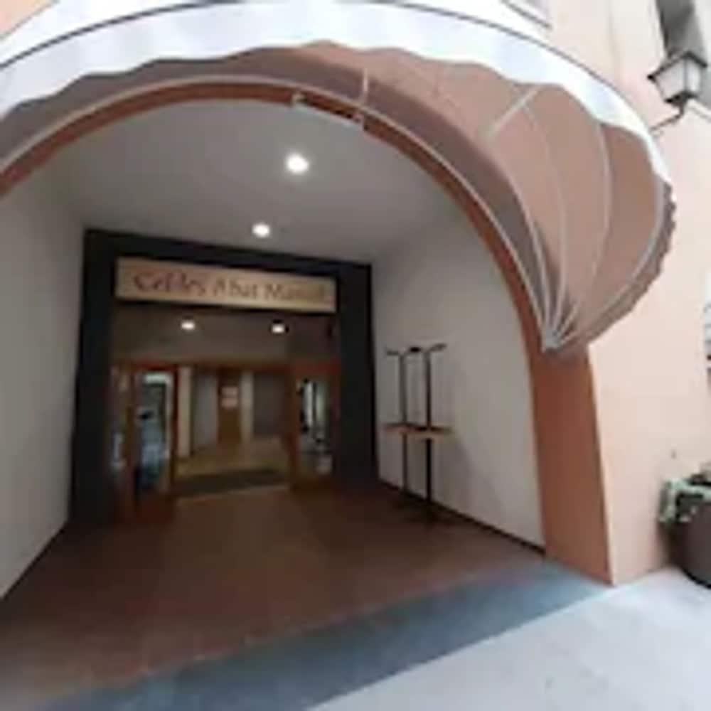 Apartamentos Montserrat Abat Marcet Dış mekan fotoğraf