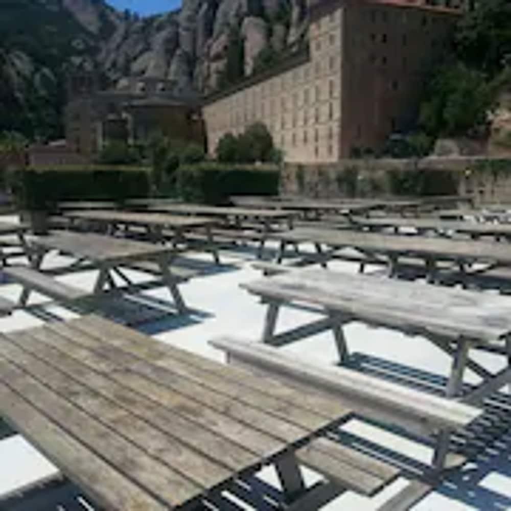 Apartamentos Montserrat Abat Marcet Dış mekan fotoğraf