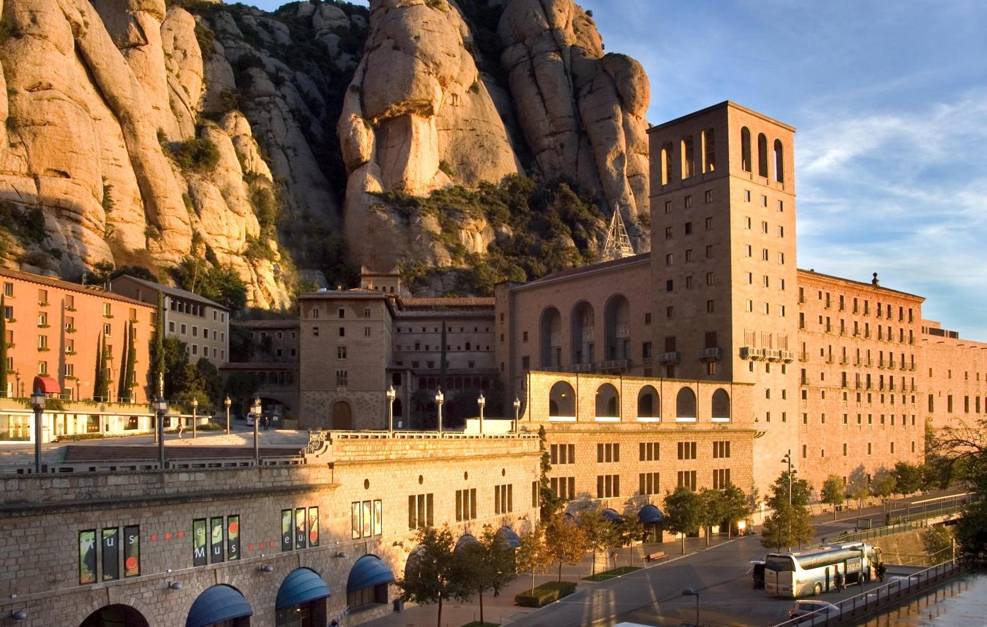Apartamentos Montserrat Abat Marcet Dış mekan fotoğraf