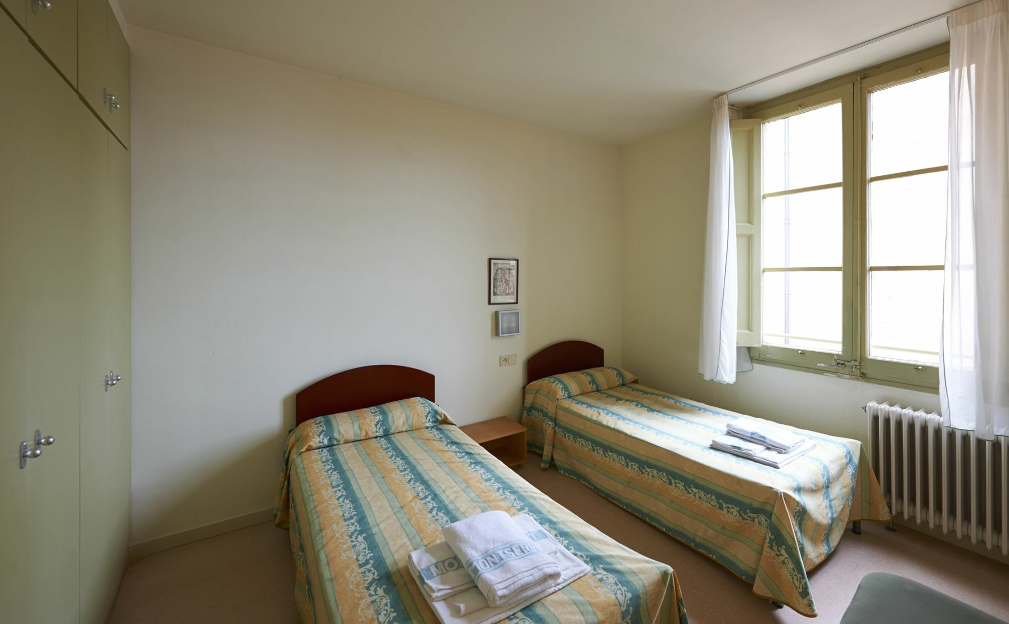 Apartamentos Montserrat Abat Marcet Dış mekan fotoğraf